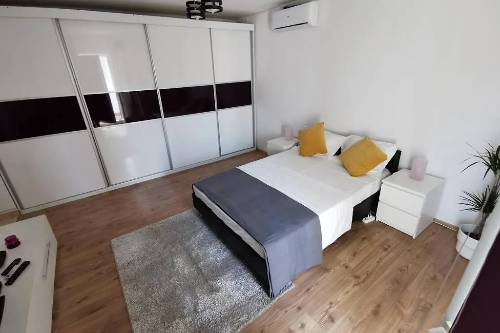 Bertigart Studio Apartment-1